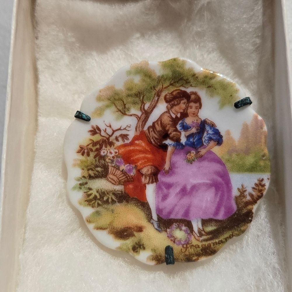 Vintage 1940's Courting Couple Limoges Brooch France